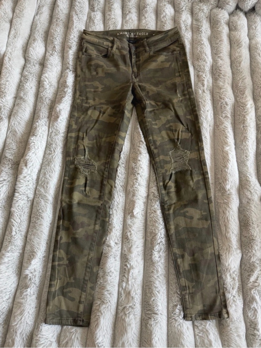 American Eagle Outfitters Olive Green Camo Jeggings with Knee Rips